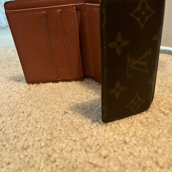 Louis Vuitton wallet with coin purse - Picture 2 of 2